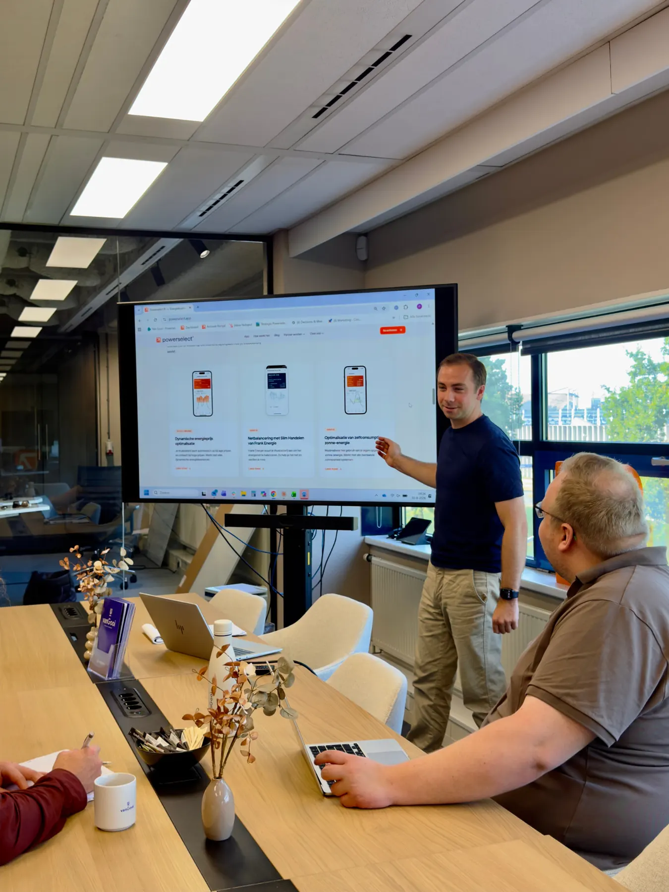 Powerselect® presenteren de website aan collega's